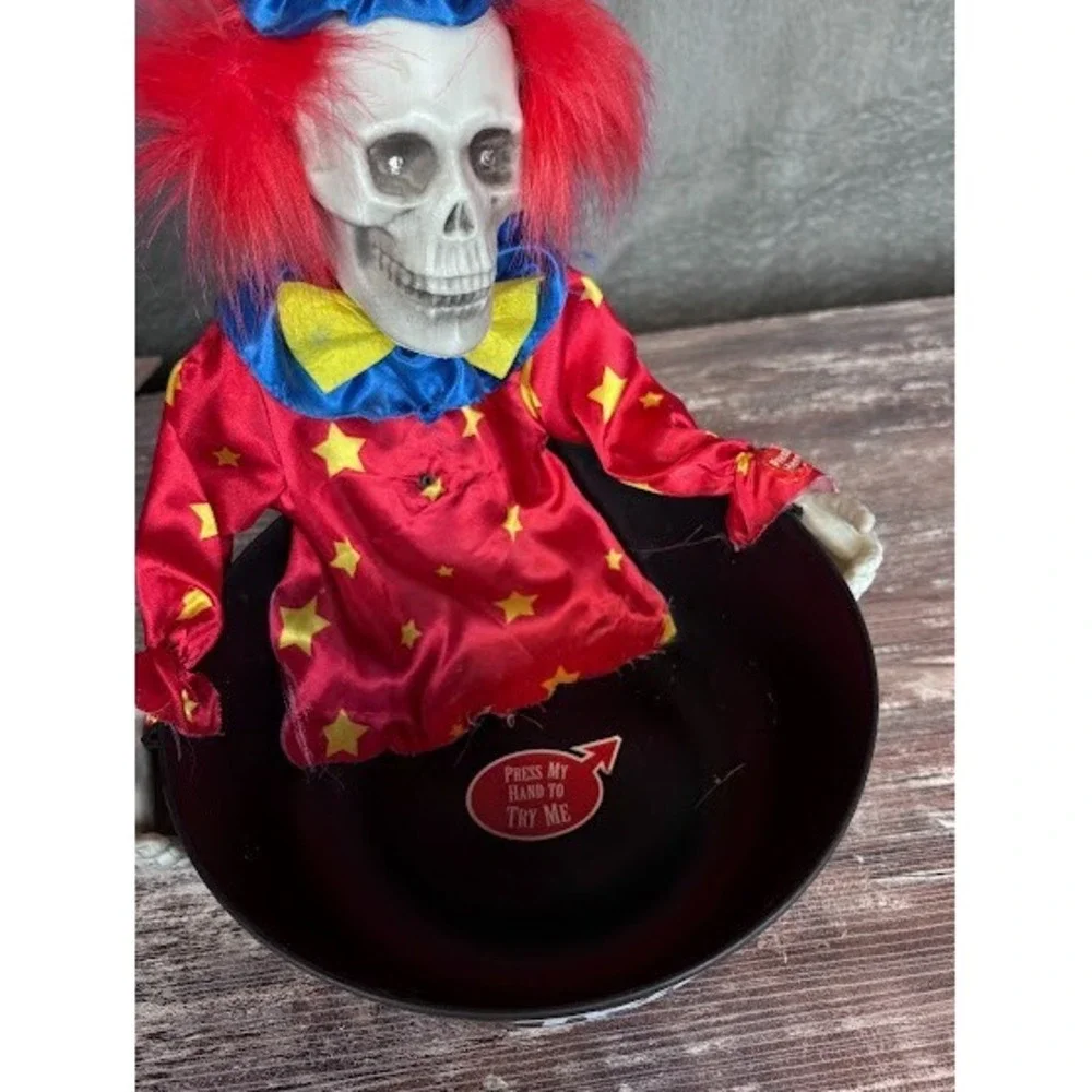 Skeleton Clown Animated Candy Bowl Halloween Trick Treat Animatronic WORKS!‎